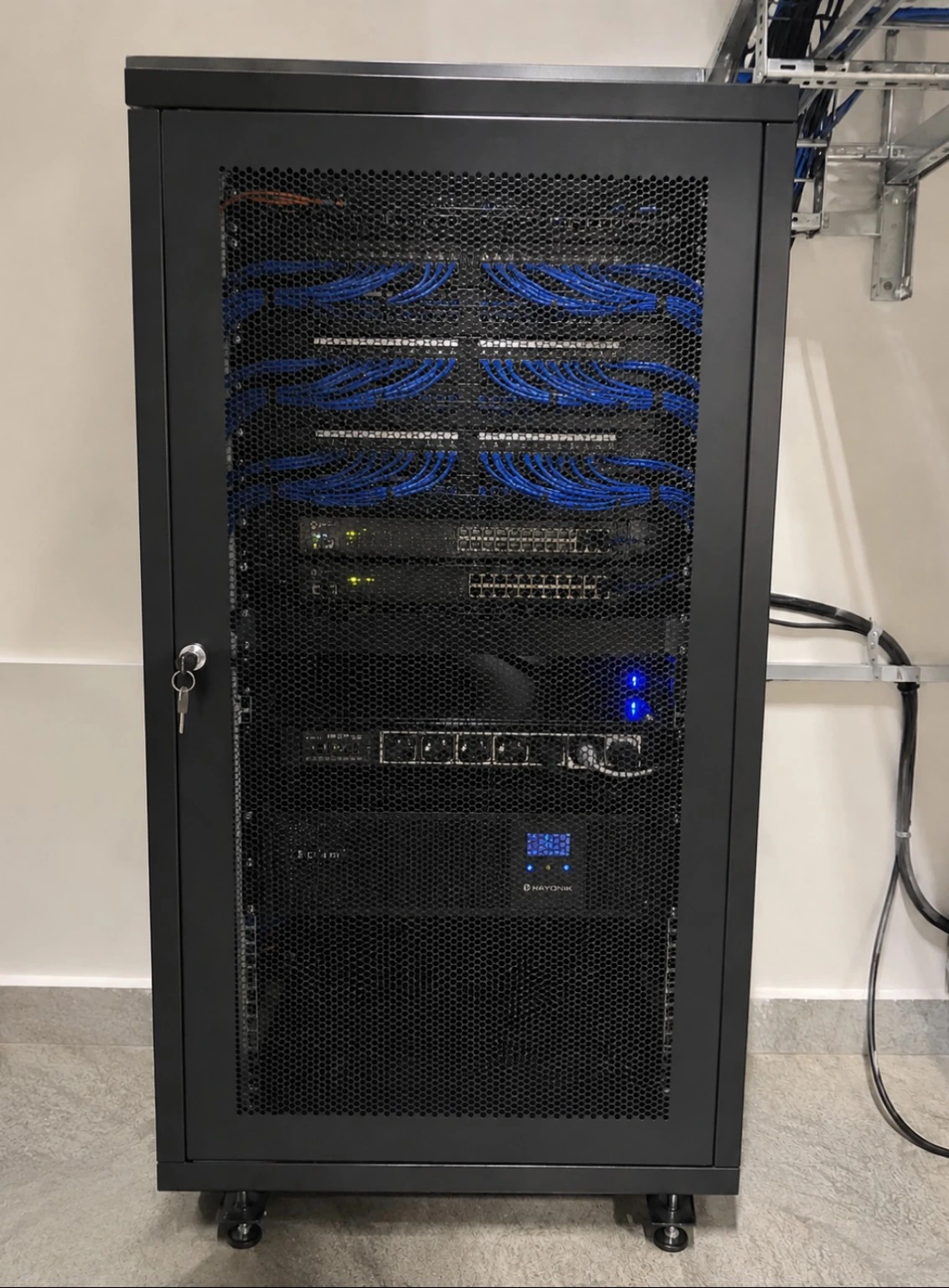 Installation professionnelle de courant faible par Nexa AfriTech
